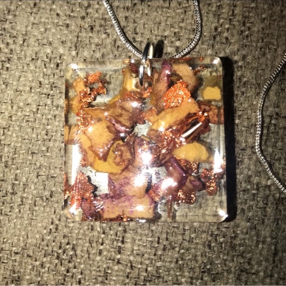 Handmade Burnt Rose Petals & Copper Flakes Pressed Flower Resin Square Necklace - Picture 8 of 13